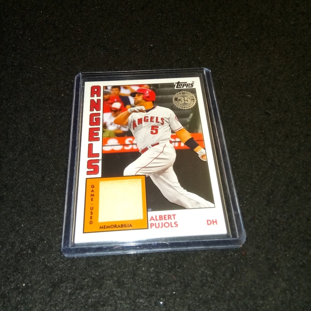 2019 Topps Albert Pujols Game Used Bat rekic Card